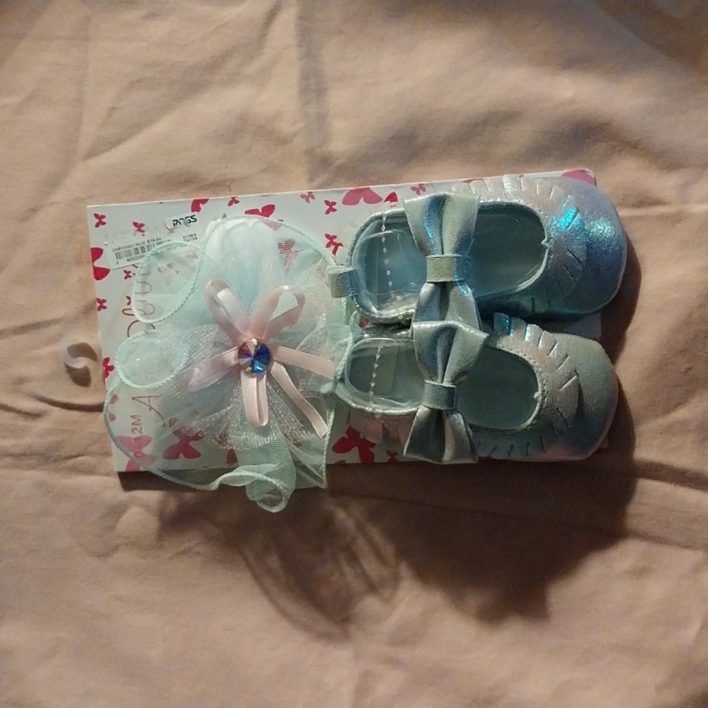 NWT Girls Ava Olivia headband and shoes size 0-12M